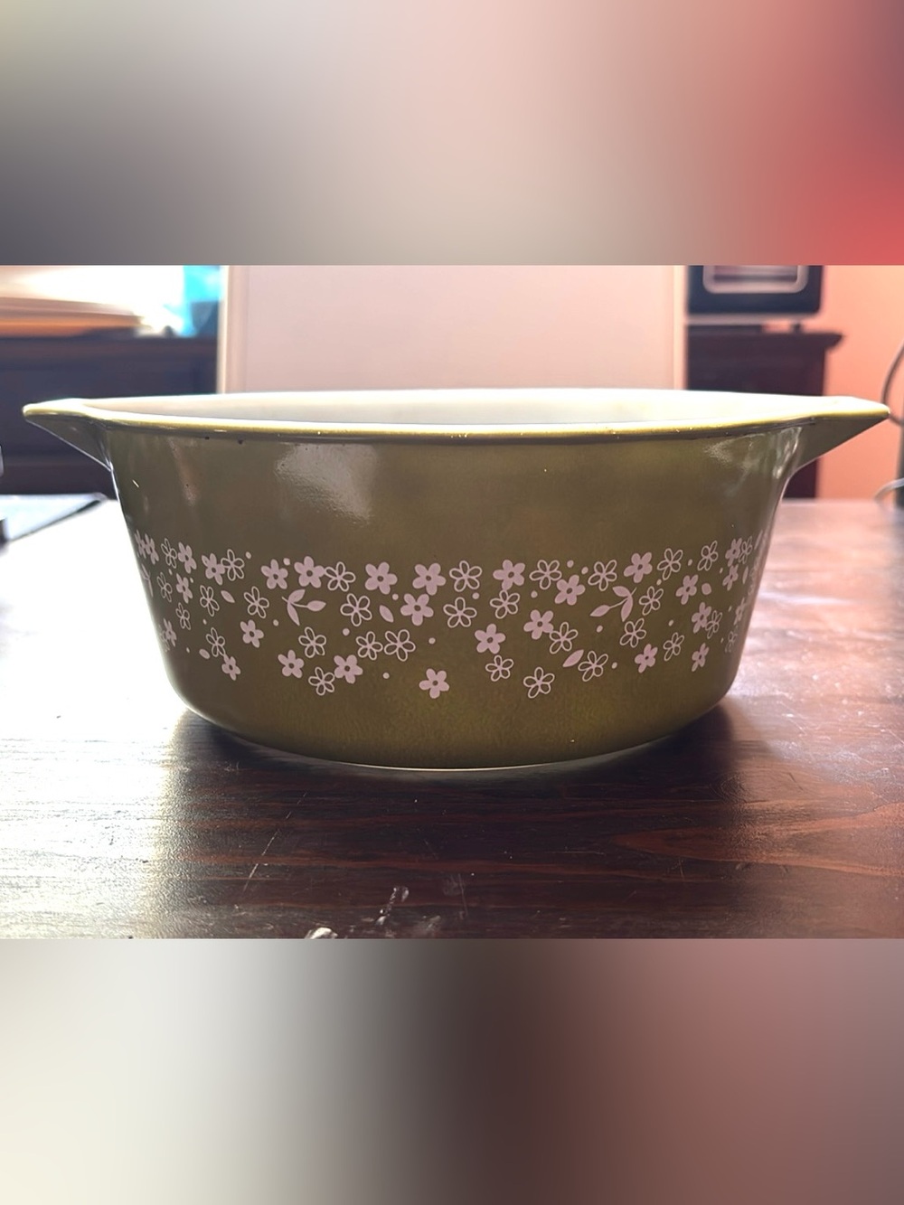 Vintage green and white Pyrex crazy daisy 2.4L dish